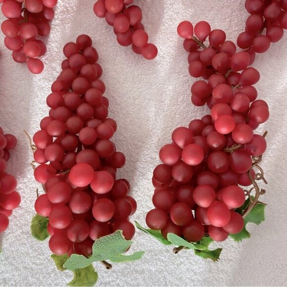 Vintage Rubber/Vinyl Decorative Red Grape Clusters x7 - Picture 6 of 10